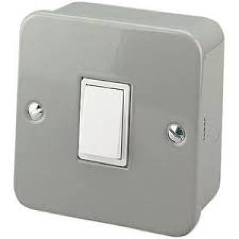 1GANG 2WAY METAL CLAD 10AX